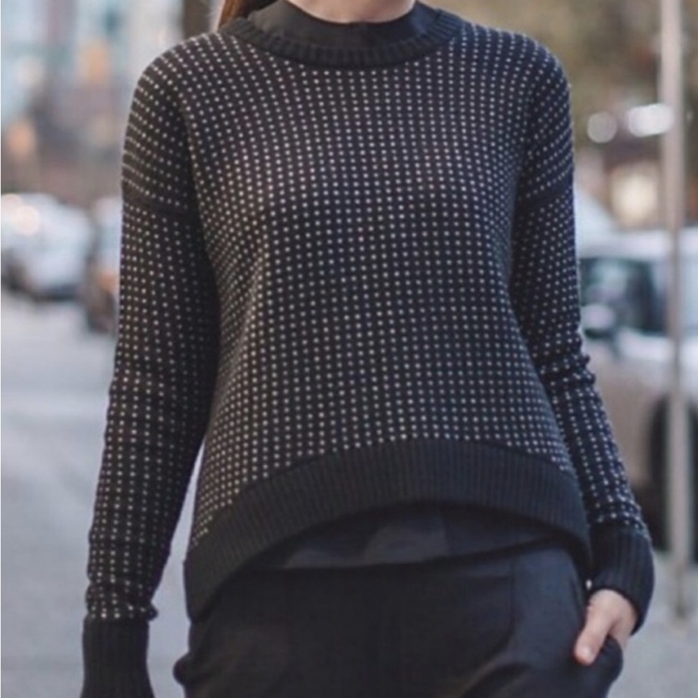 Lululemon Yogi Black and White Women's Sweater side zips